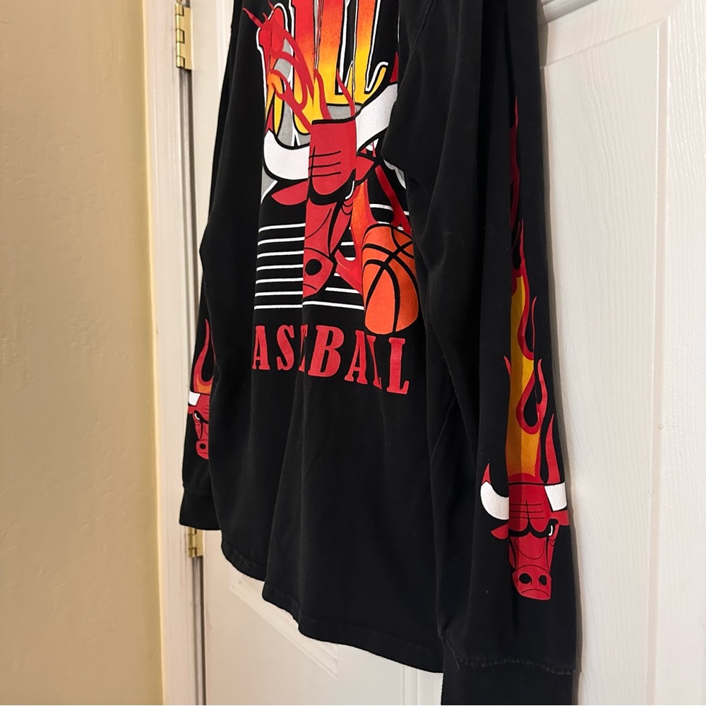 Chicago Bulls Black Long Sleeve Graphic Shirt T-Shirt NBA Size L Large - Picture 3 of 10